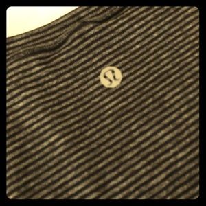 Men’s lululemon sweatshirt pullover size M